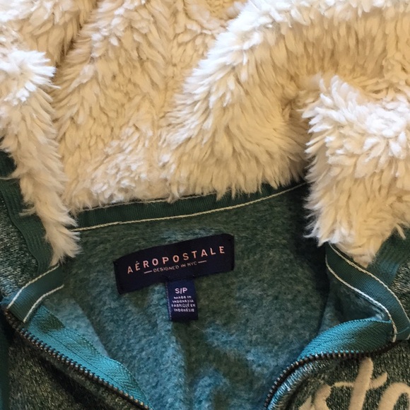 Aéro Green Zip-Up with Fluffy Hood - Picture 5 of 5